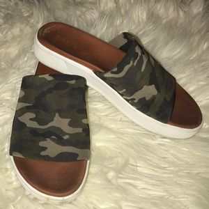 Army patterned sandals
